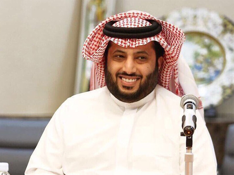 انتشار صورة لتركي آل الشيخ قبل "الجراحة الدقيقة" وقد خسر جزءا من وزنه